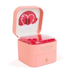   9 db műrózsa díszdobozban nyaklánccal - 11 x 11 x 9,5 cm - rózsaszín