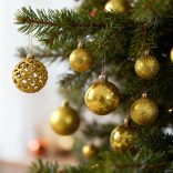 Karácsonyfadísz szett - 100 db gömb + csúcsdísz - arany